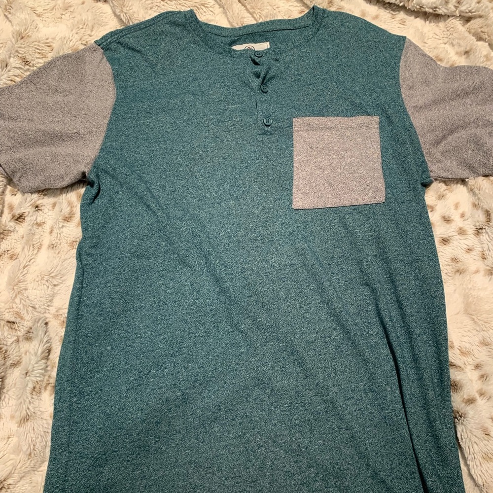 Short sleeve shirt